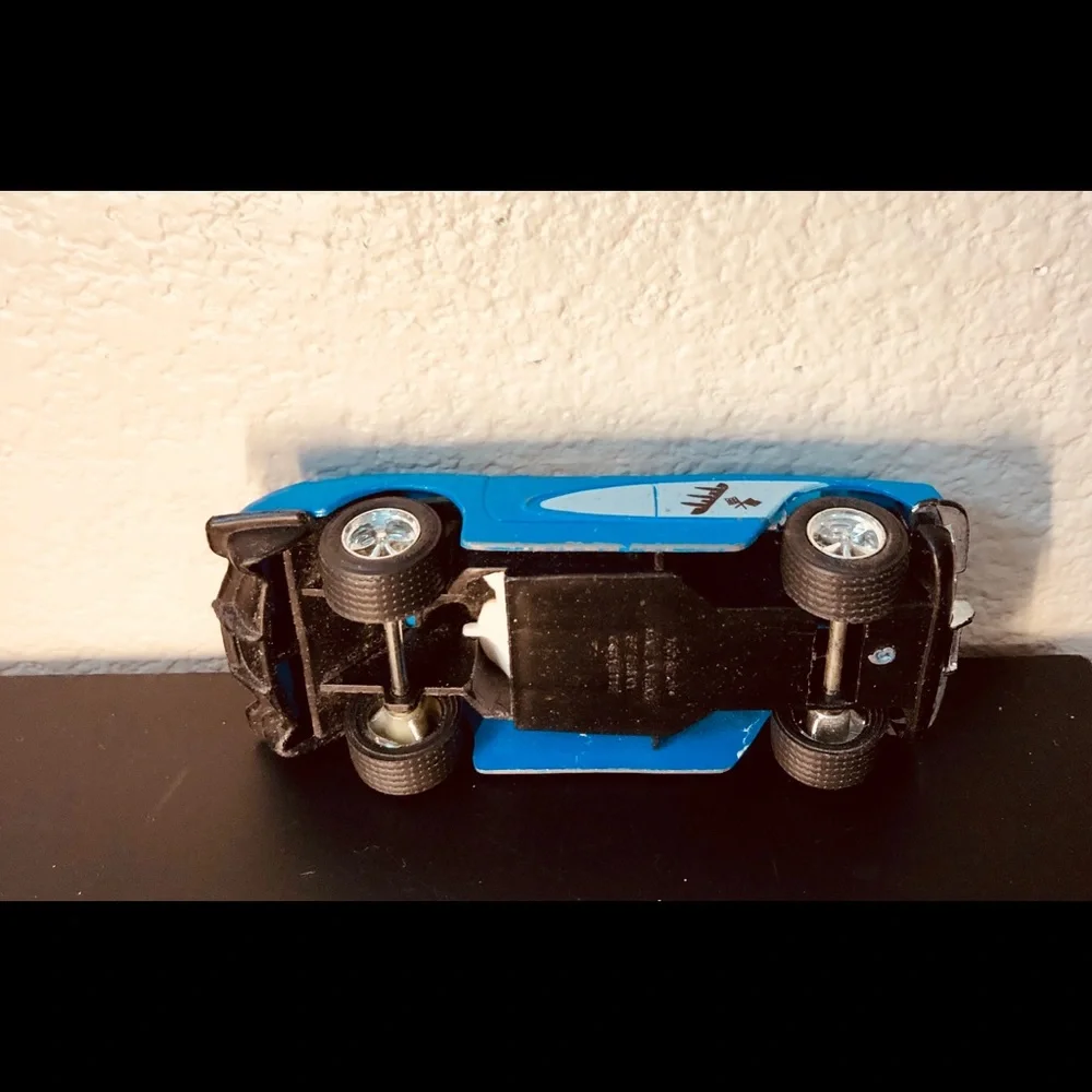 Tootsie Toy '59 Chevy Corvette Blue Toy Car